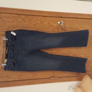 NWT OLD NAVY JEANS. SWEAT HEART, BOOK CUT 16 regular, NEW